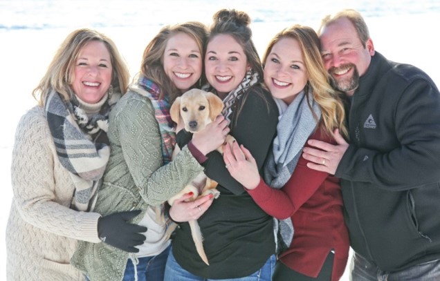 Daren and Patty Braget with daughters Rachael, Danielle, and Michelle